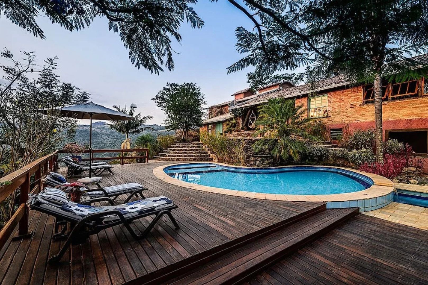 Hospedaria Casa da Pedra