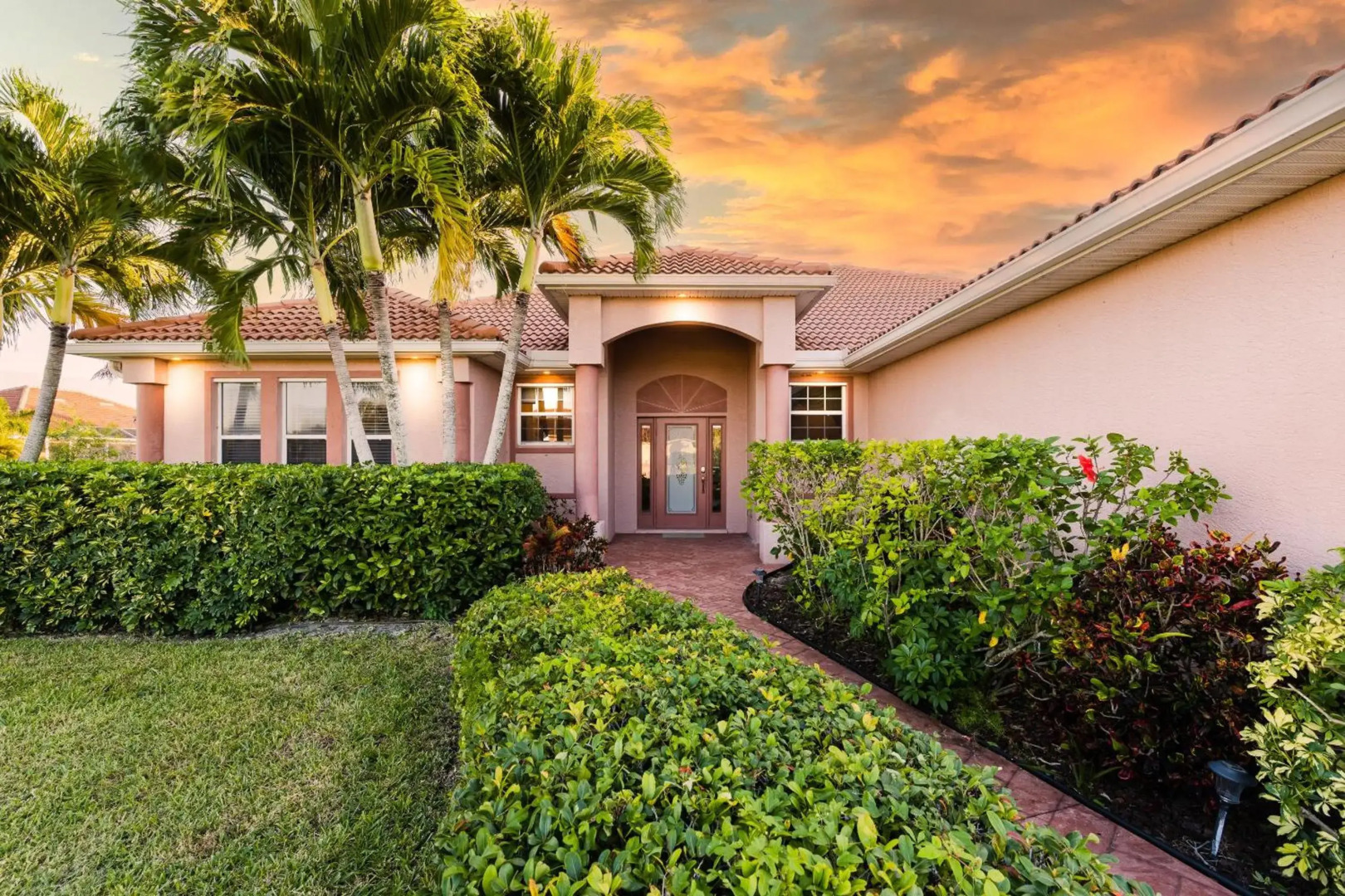 Villa Key Largo - Heated Pool & Spa, Private Beach, with Bicycles - Roelens Vacations