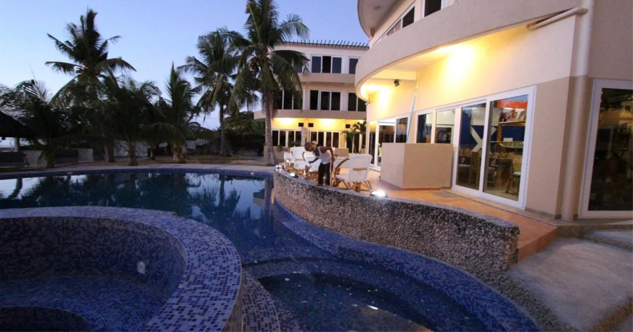 Aladin White Beach Resort