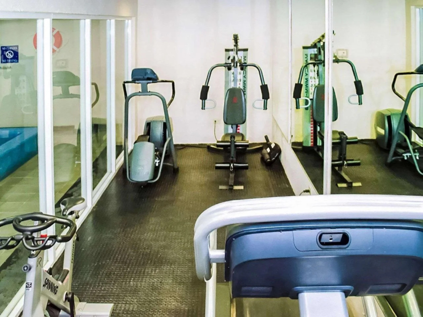 Quality Inn Monterrey La Fe