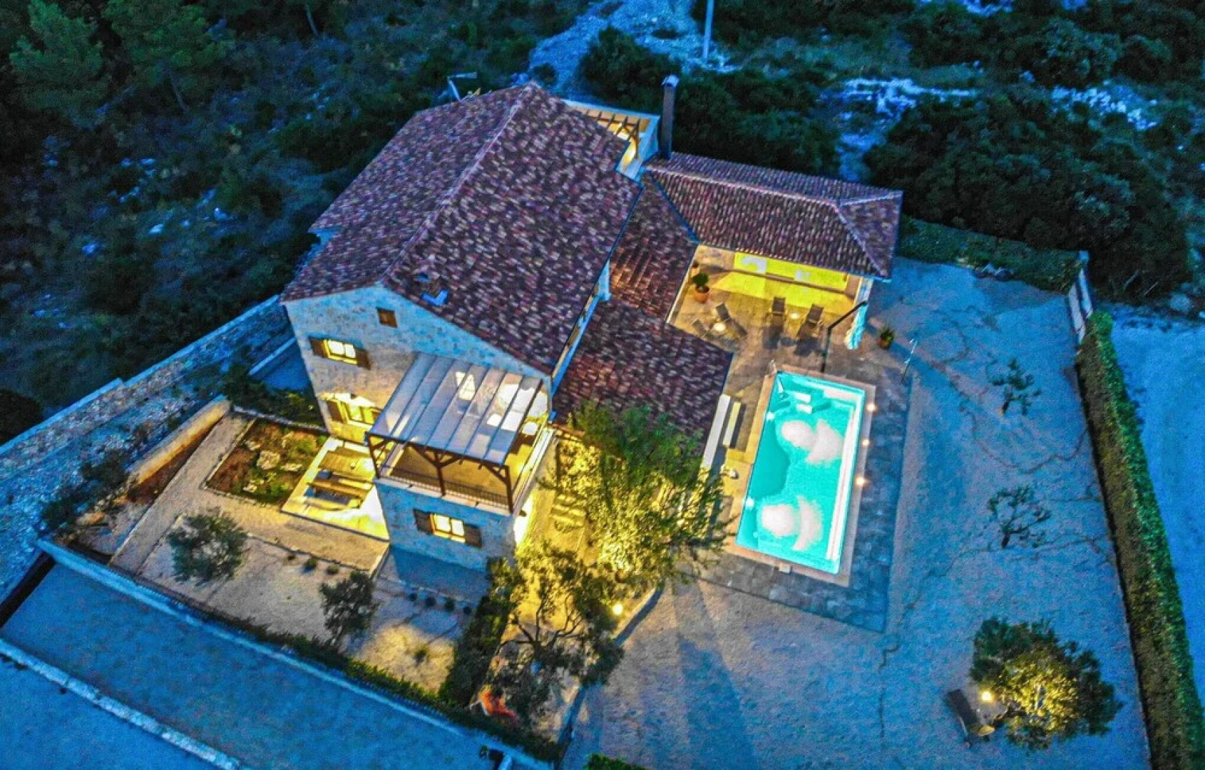 Amazing Home in Jadrija with Hot Tub, Sauna & 4 Bedrooms