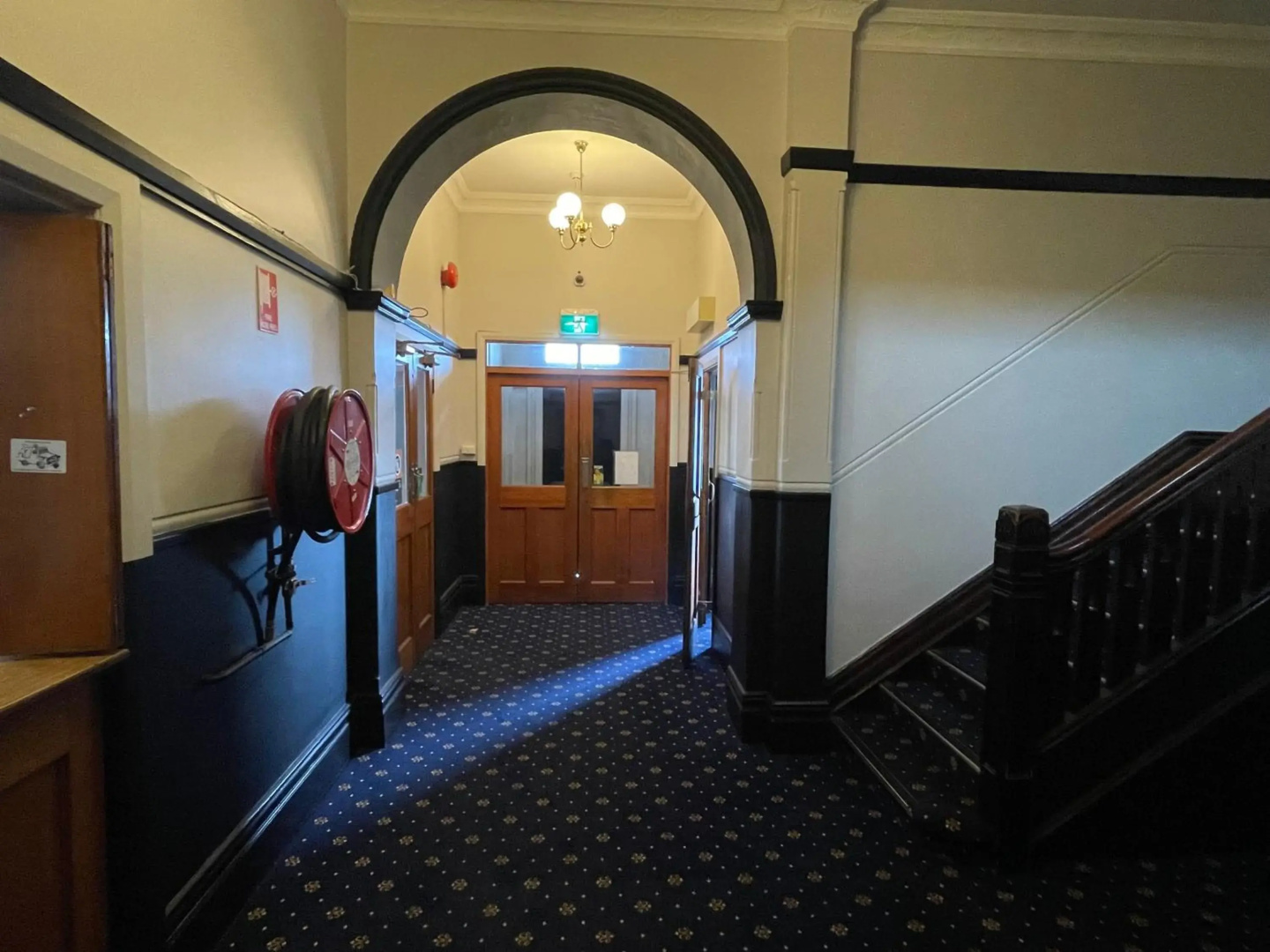 Royal Hotel Motel