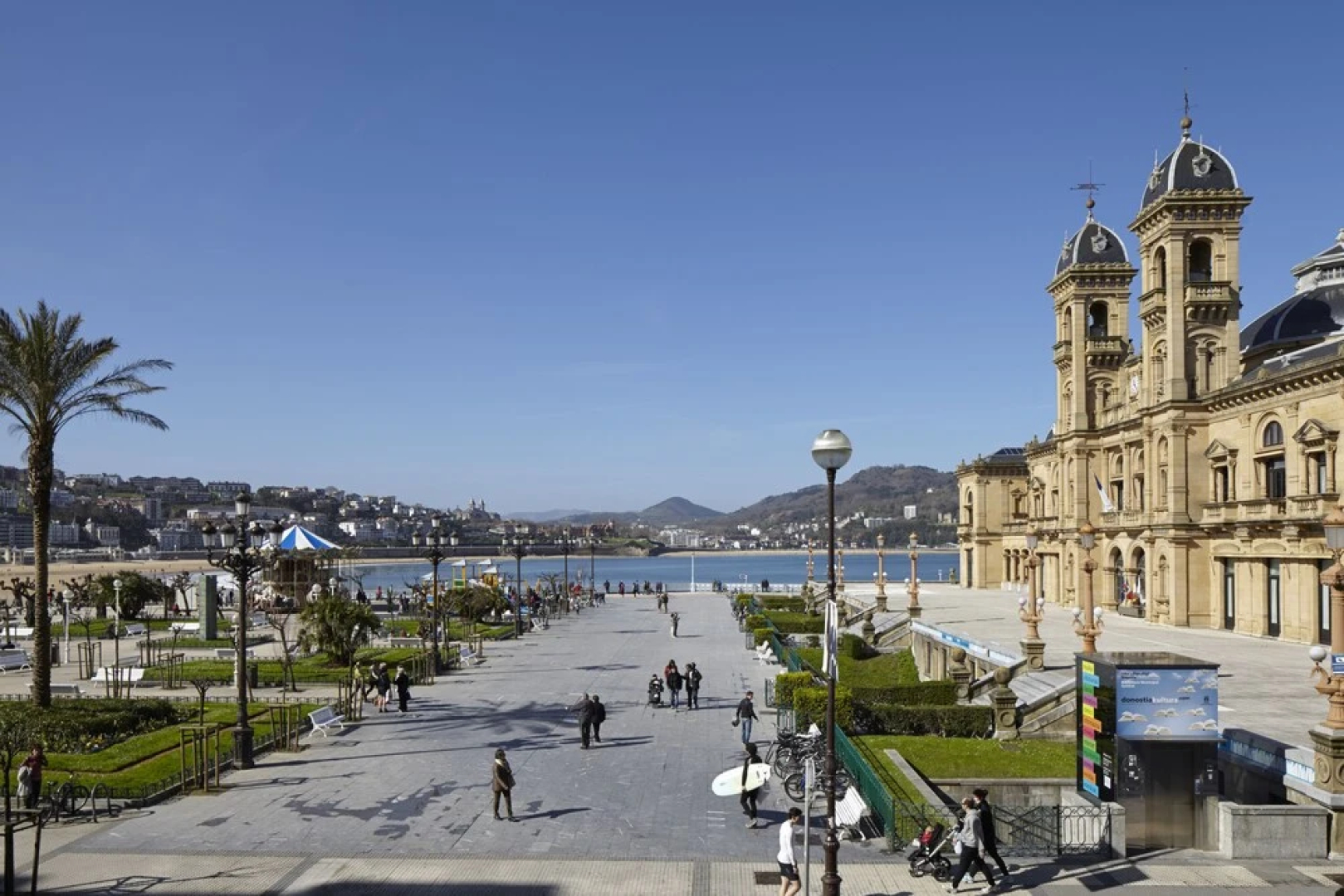 Playa de La Concha 4 Apartment by FeelFree Rentals