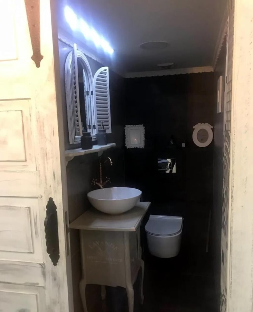 Charming 2-bed Apartment in Dbayeh Near Le Mall