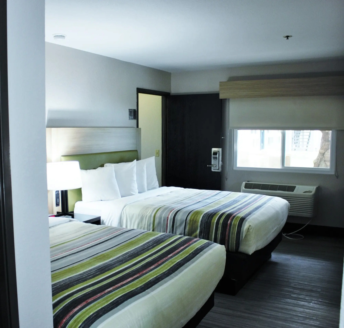 Country Inn & Suites by Radisson, Monterey Beachfront-Marina, CA