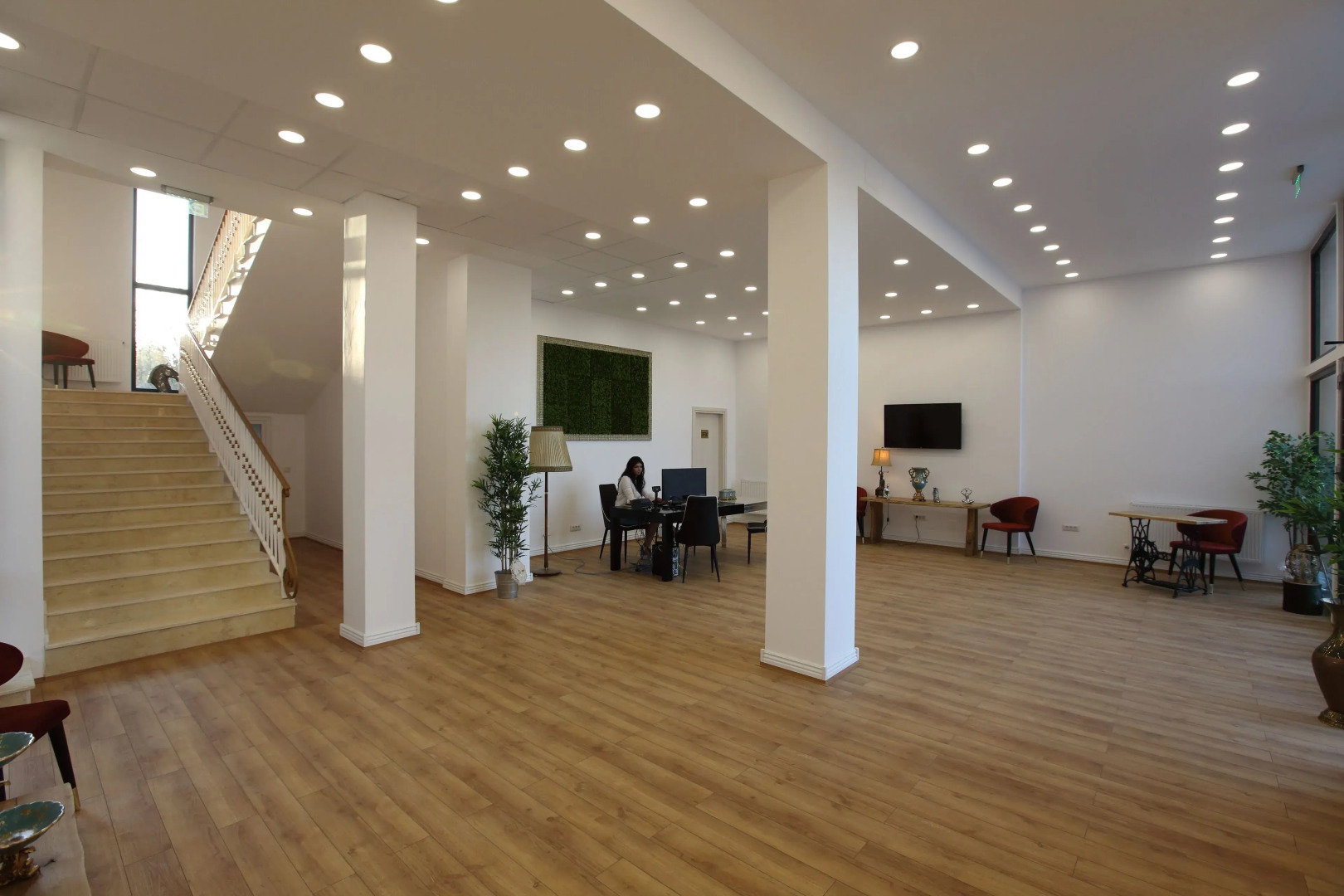 Bliss Hotel and Apartments