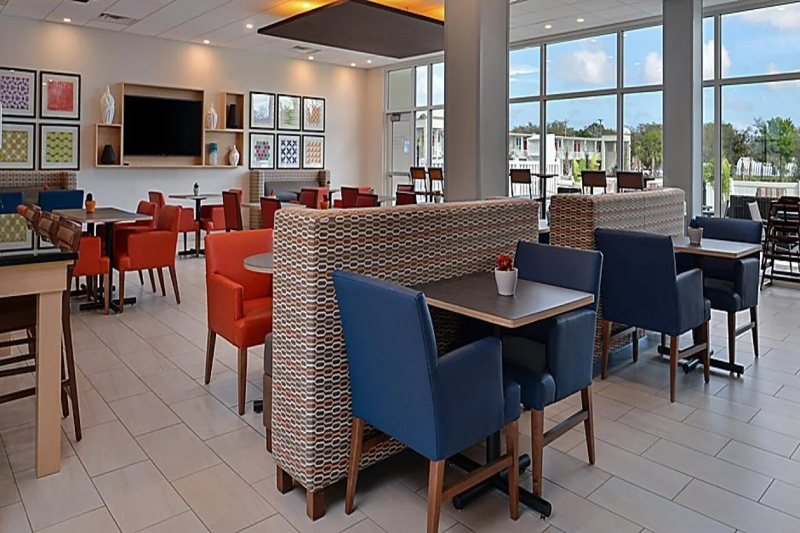 Holiday Inn Express & Suites West Melbourne by IHG