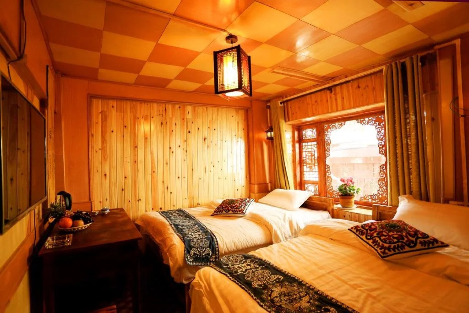 Lijiang Shiwai Taoyuan Inn