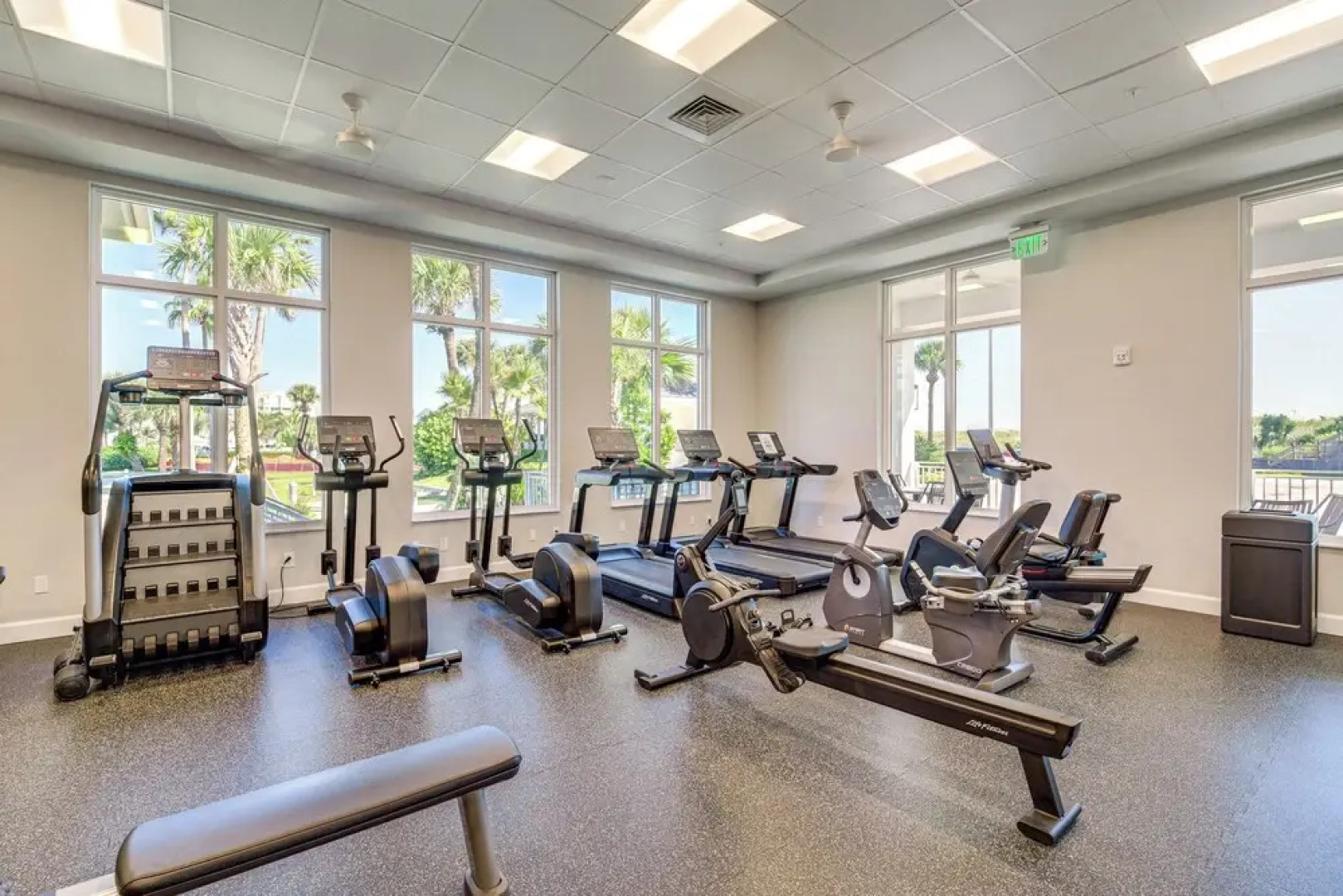 2 Mi to Fort Pierce Jetty: Coastal Florida Condo