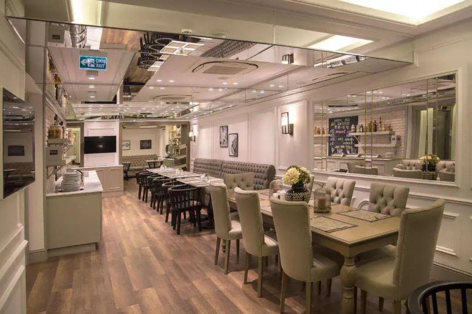 Hotel Mina – Special Class