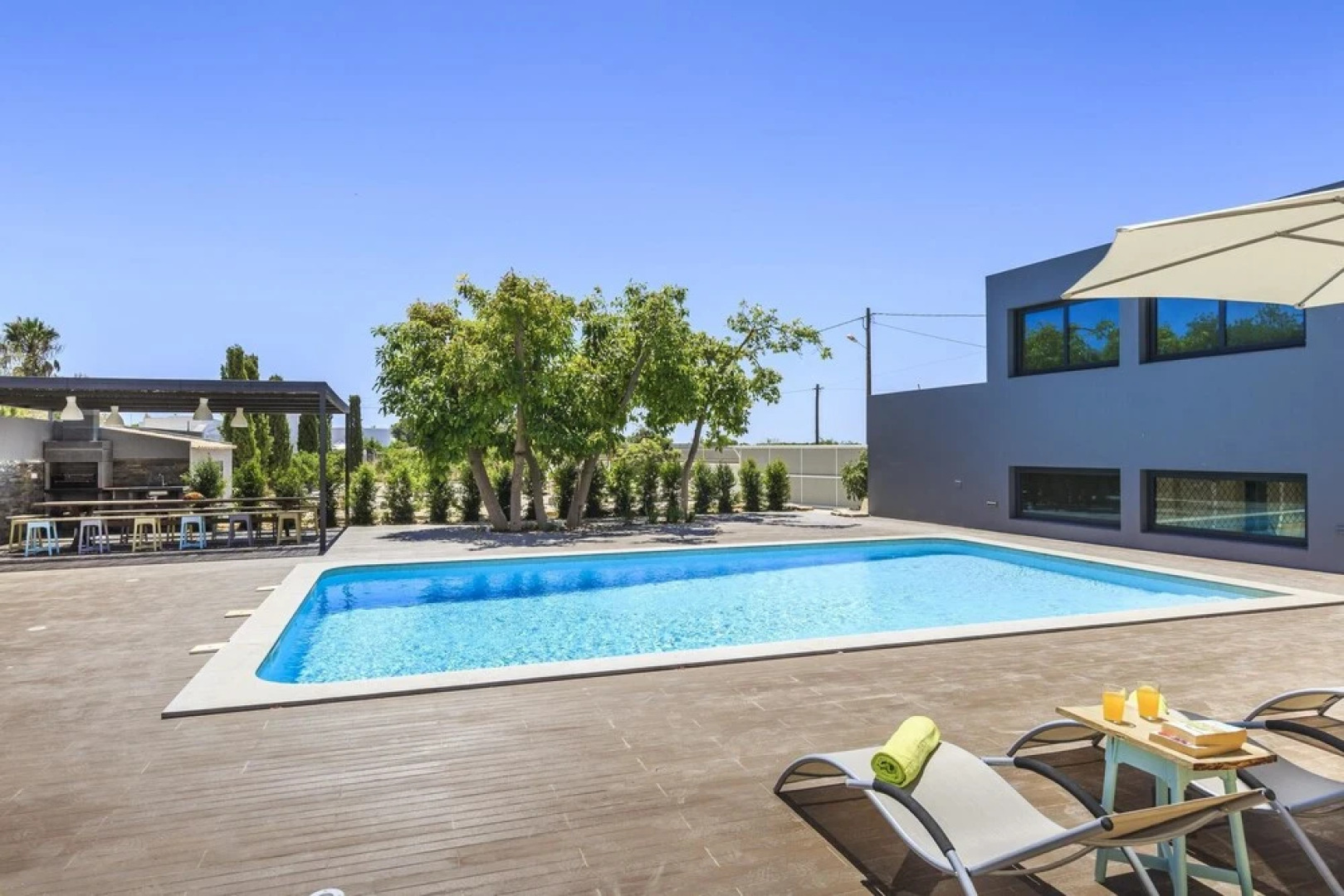 Property With 10 Bedrooms in Quelfes, With Wonderful sea View, Private