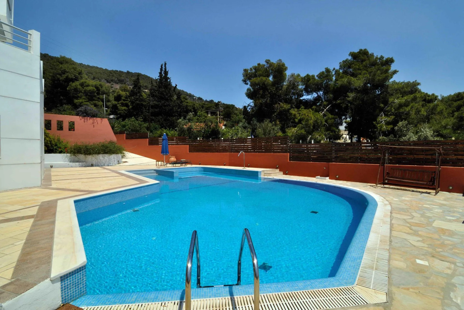 Golden View Beach Hotel