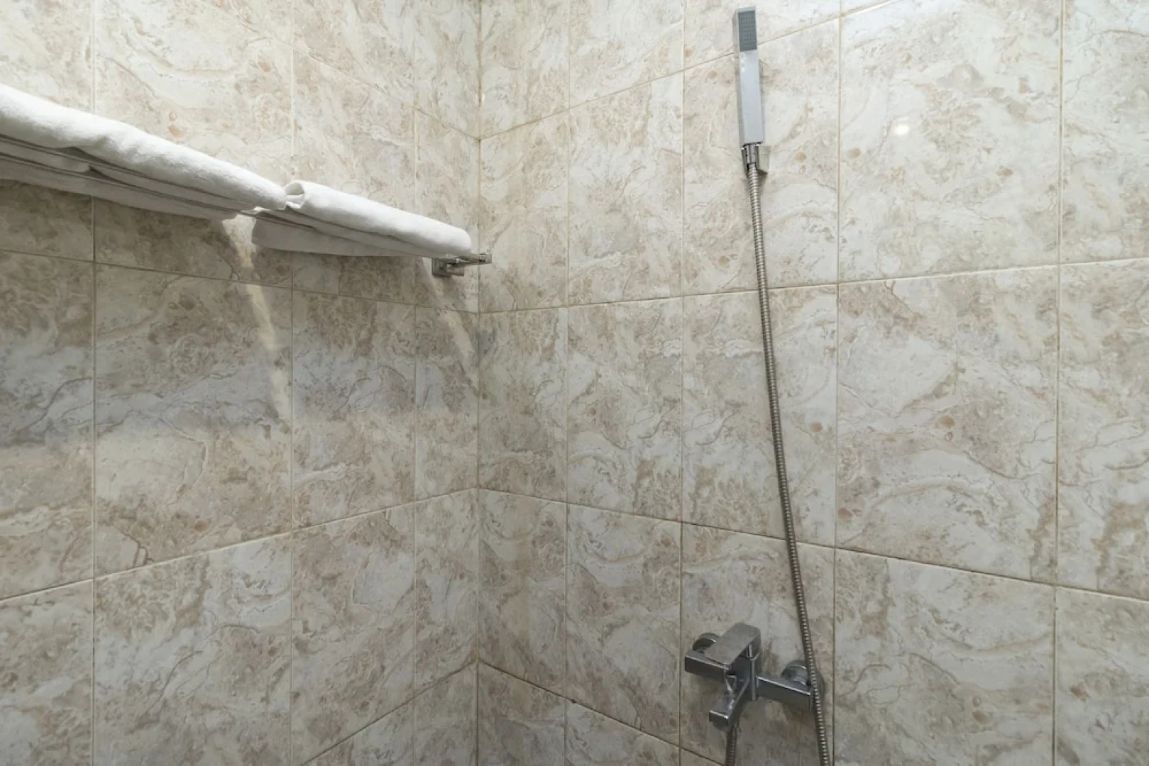 RedDoorz @ Megamendung