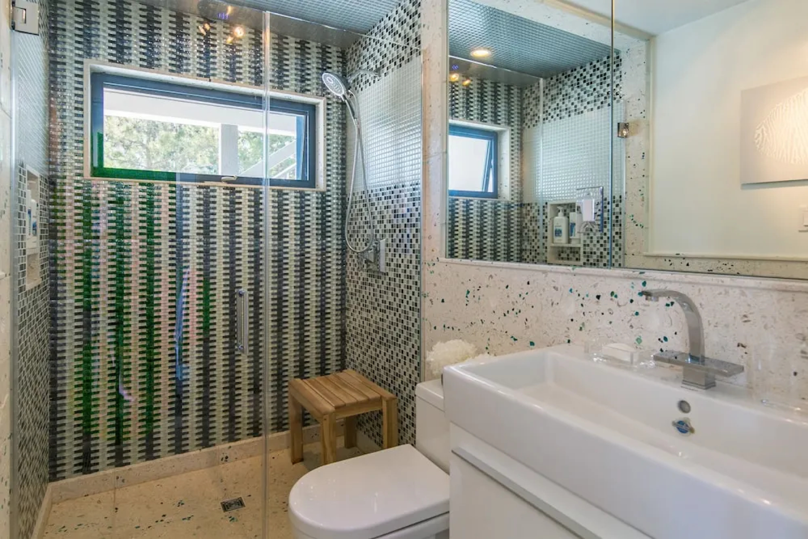 Breathtaking 2 Bedroom Westhampton Beach House Apts