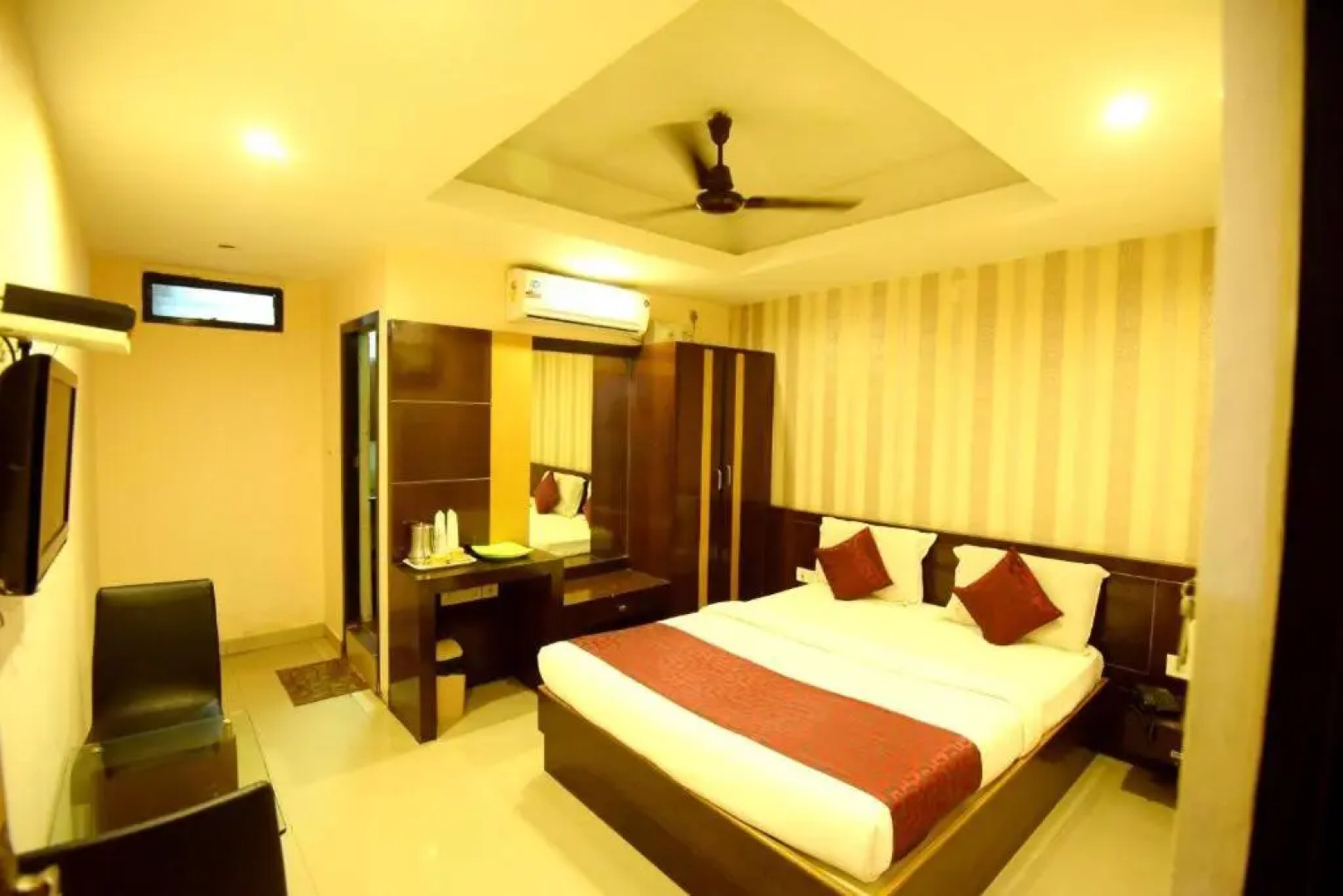 Hotel Shastri Paradise