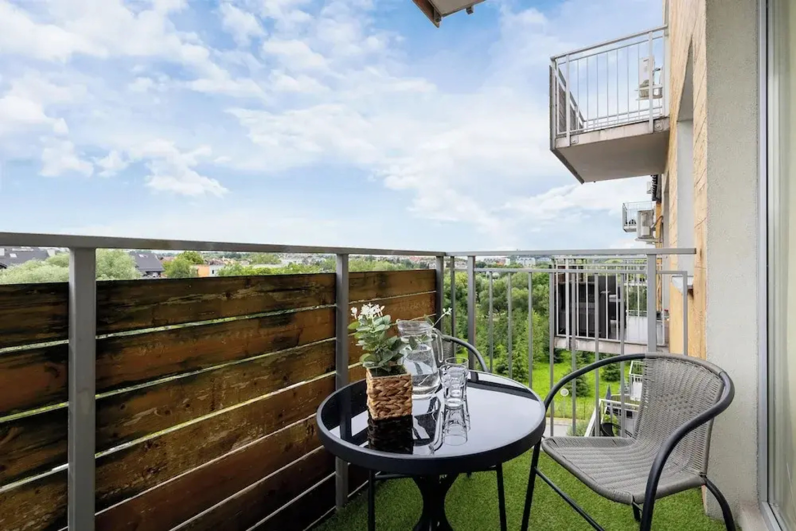 Air-conditioned Apartment by Renters