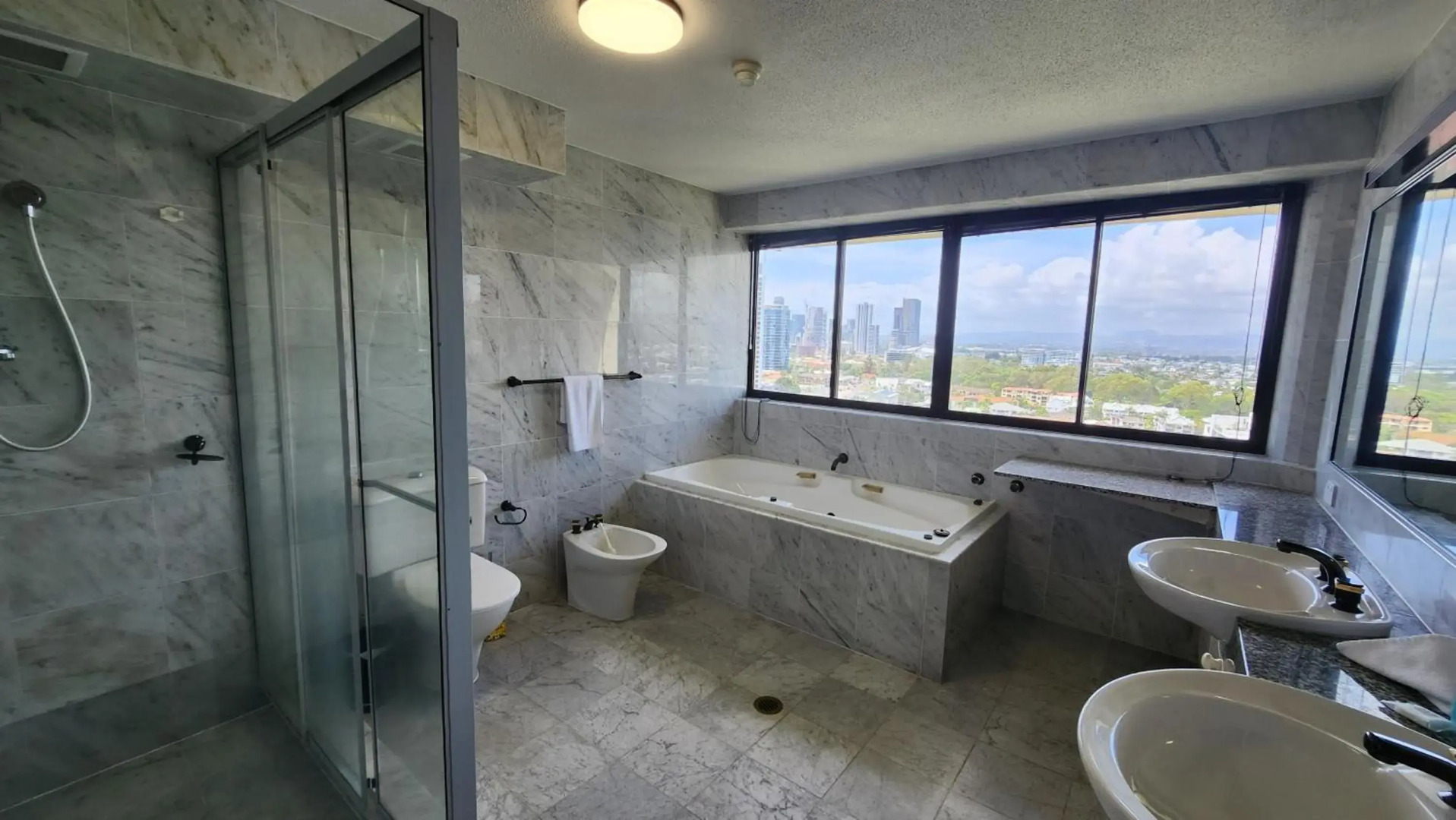 Surfers Hawaiian Apartments