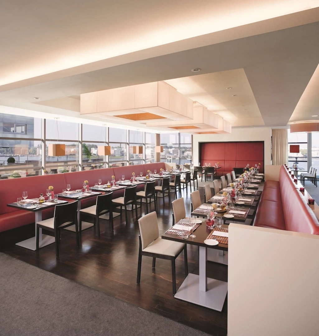 Mövenpick Hotel Amsterdam City Centre