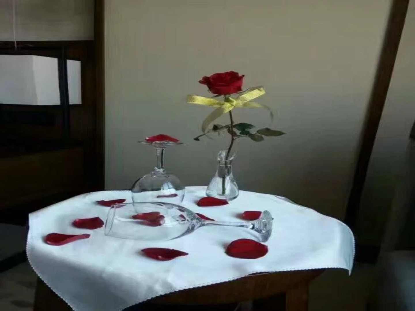 Yingjiang River Bian Chui Hotel