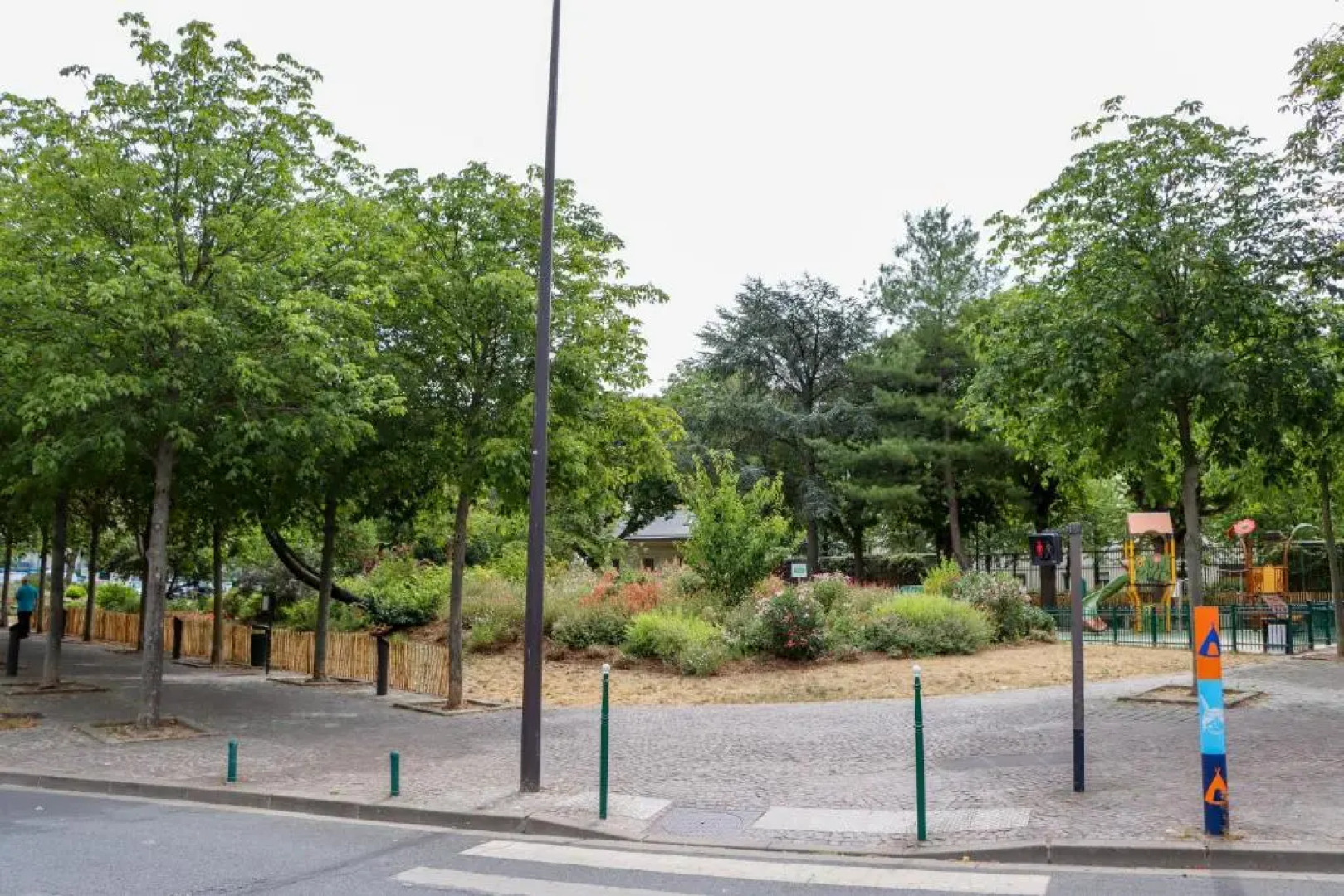 Grand studio design proche de La Défense