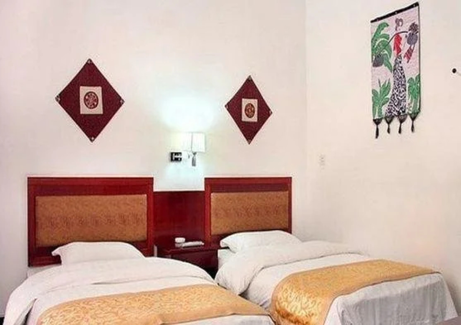 Fenghuang Border International Youth Hostel