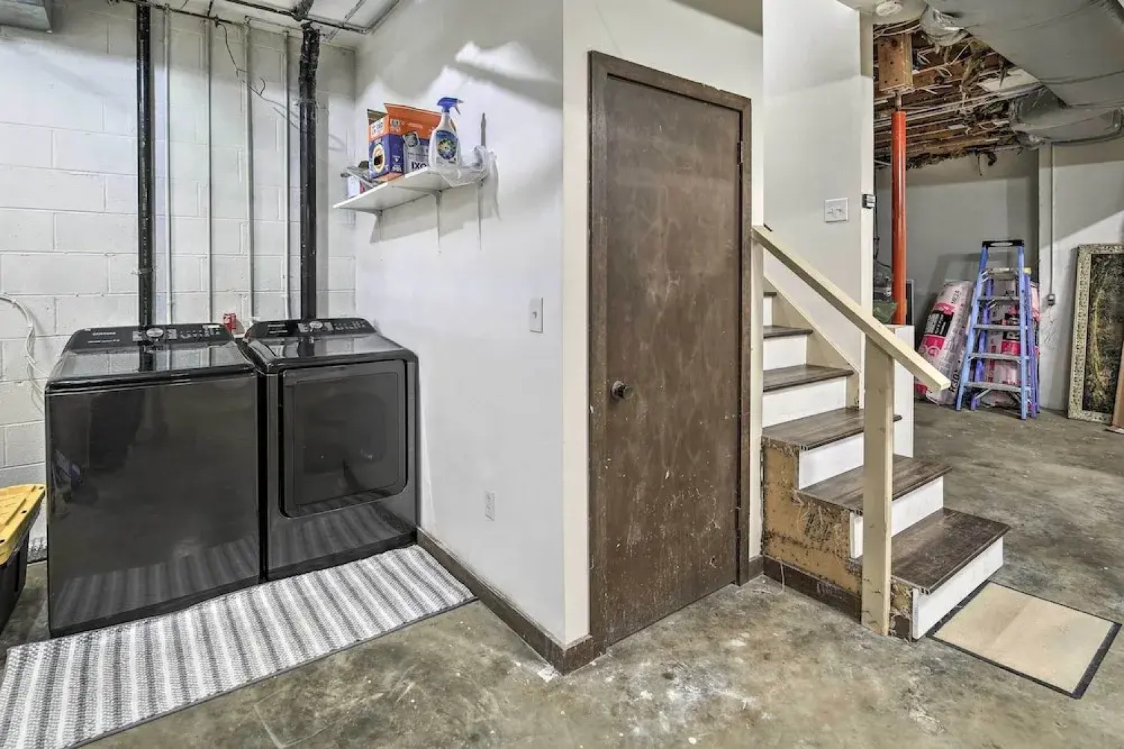 Updated Kingsport Home w/ Deck + Mtn Views!