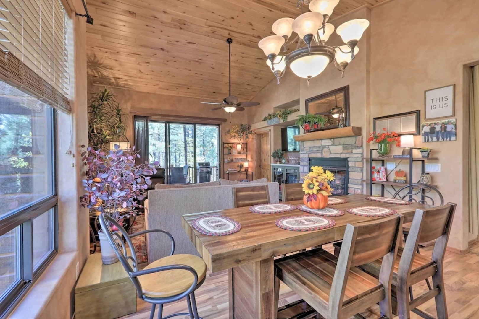 Pet-friendly Show Low Townhome w/ Deck & Grill!