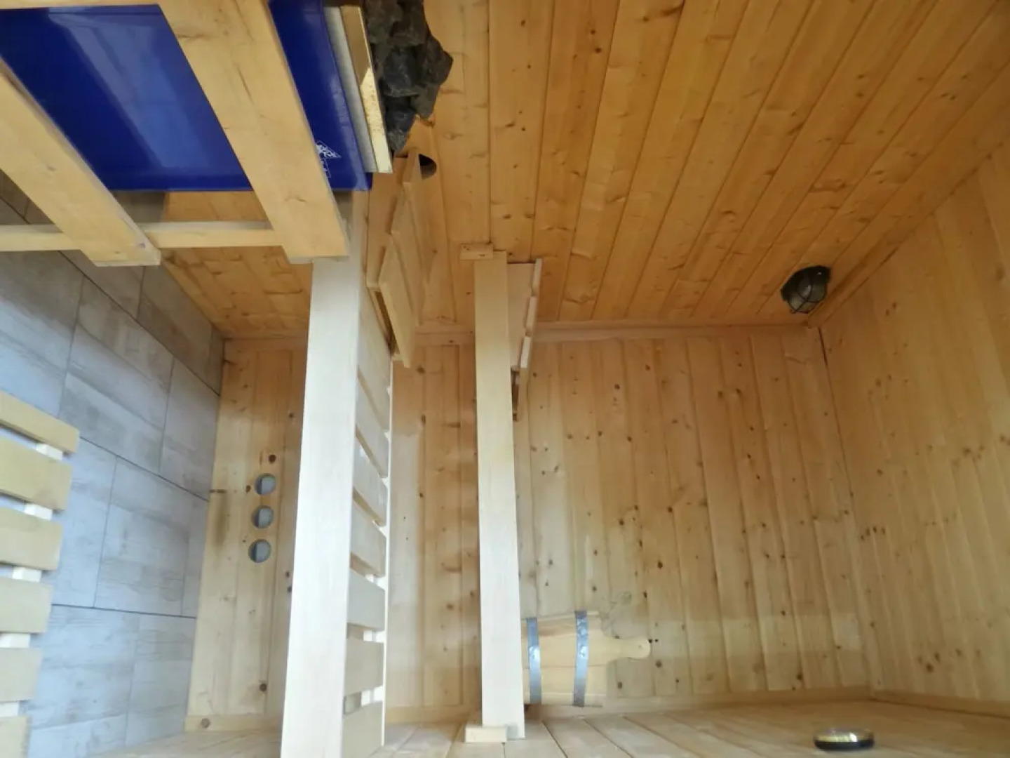 Charming Bungalow in Oostmahorn, Netherlands - Perfect for Nature Lovers