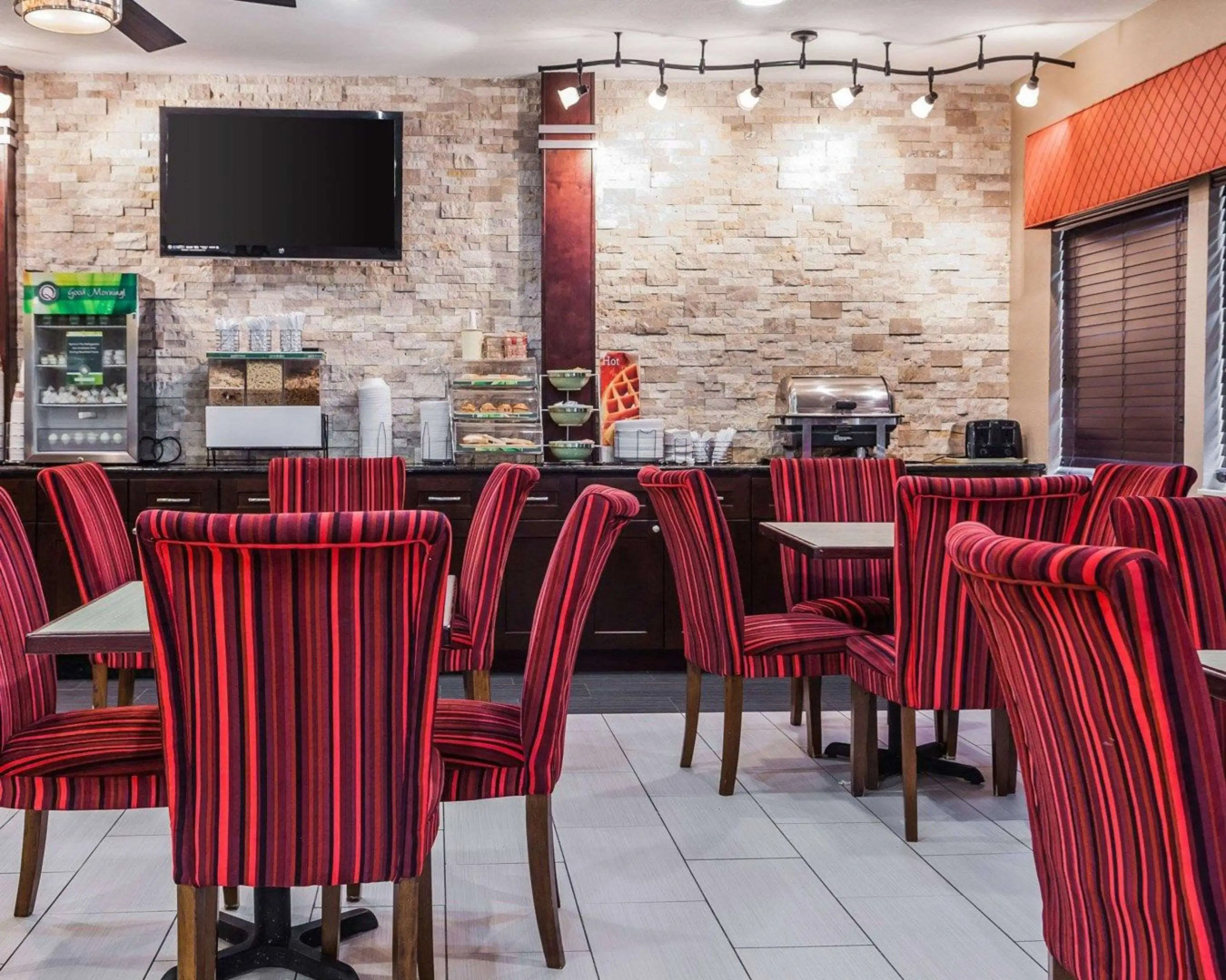 Quality Inn & Suites Des Moines Airport