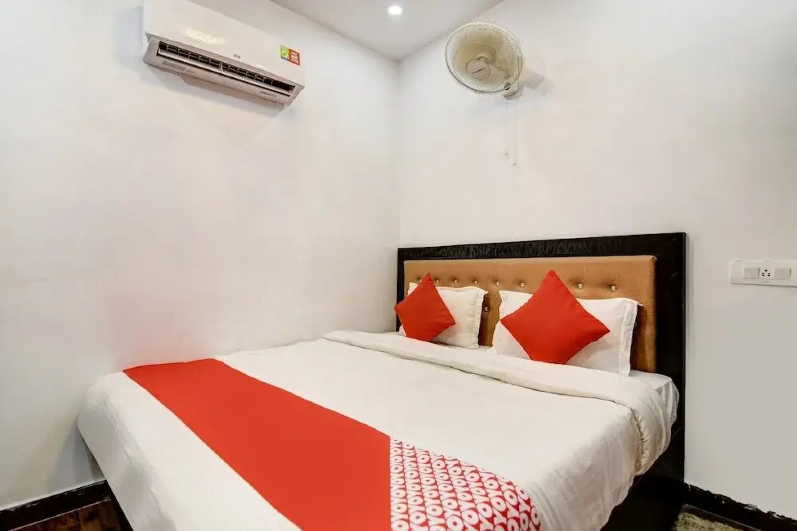 Capital O 38853 S Sumangalam Palace