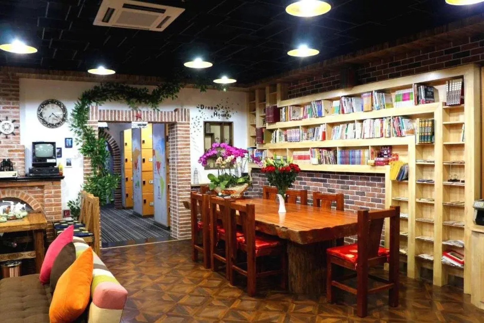 Ziyuoxing International Hostel