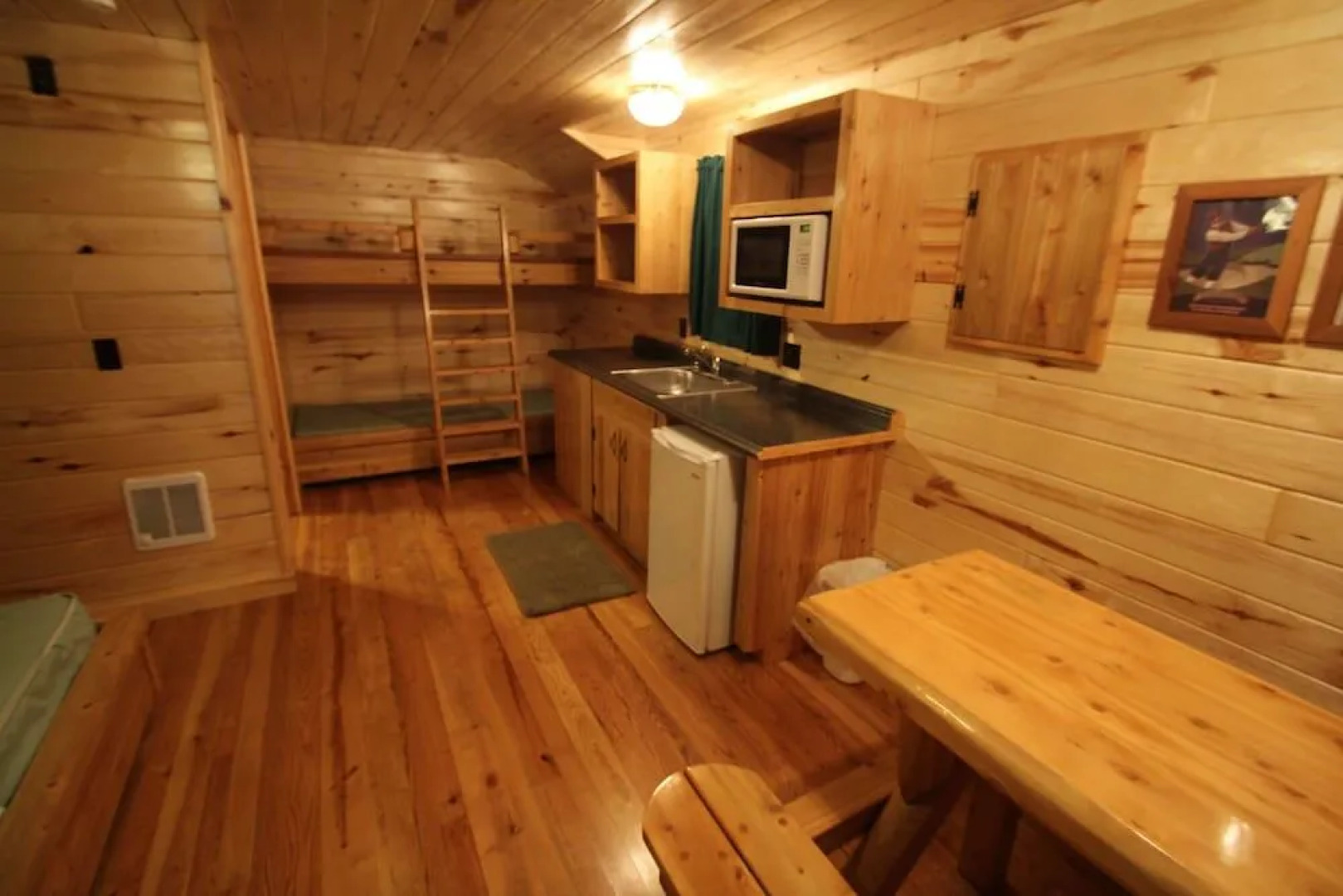 Mackinac Lake Trail Motel