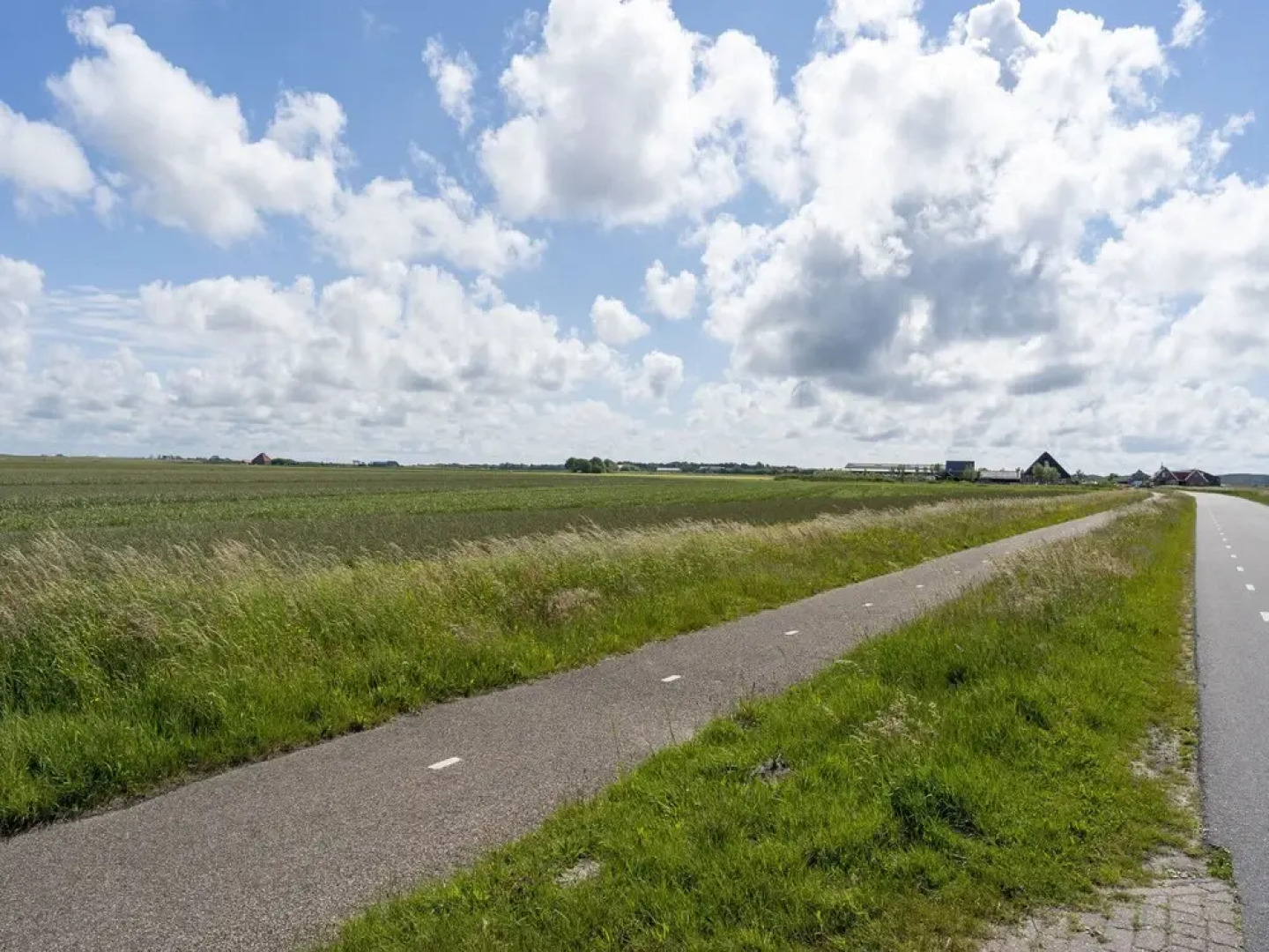 Wonderful Beach Lodge for 8 People near Beach, Sea, & Village of Callantsoog