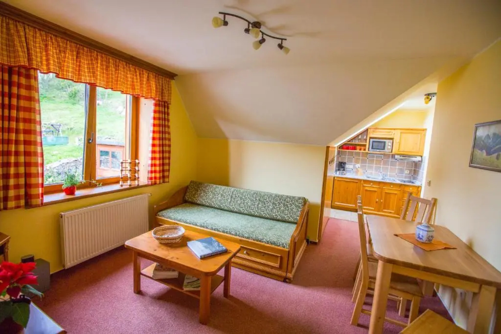 Happy House Apartments