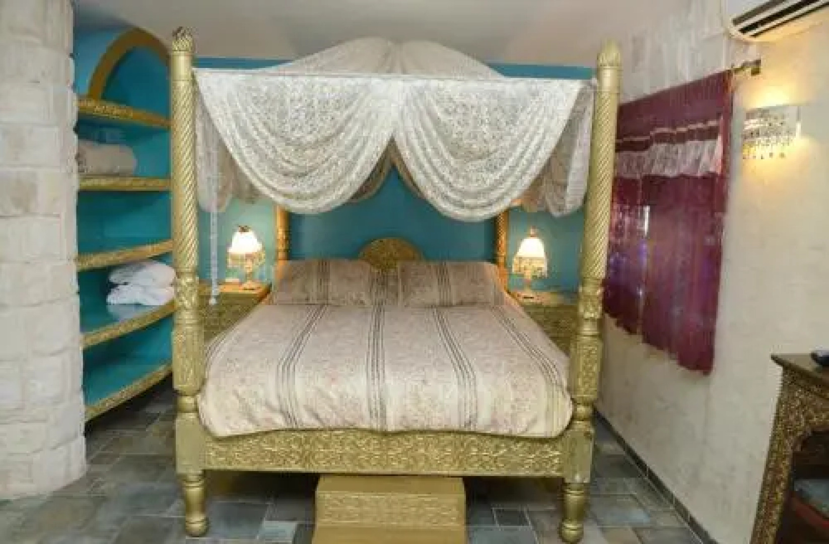 Zimmer Gold And Purple Blue