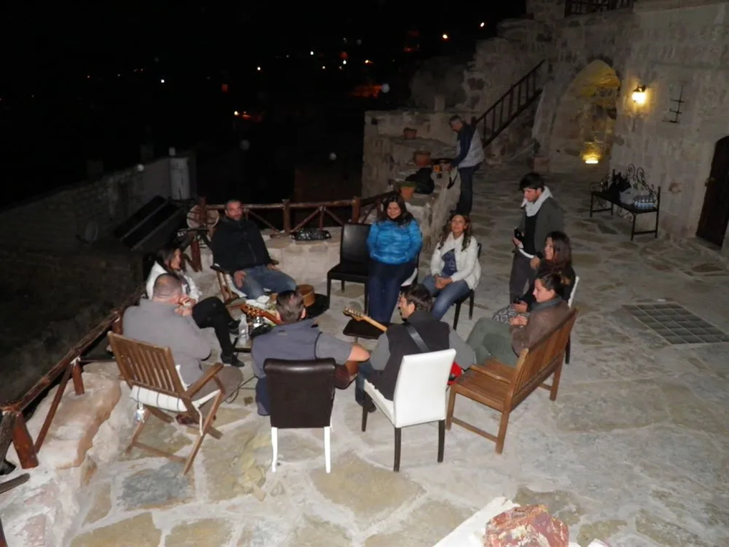 AkCave Suites & Resort