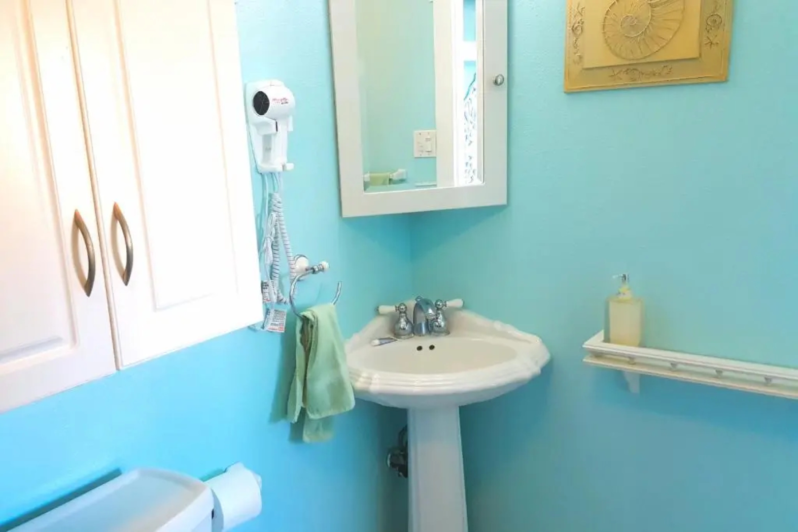 Short walk to beach 3 br 2 bath restored 1935 home