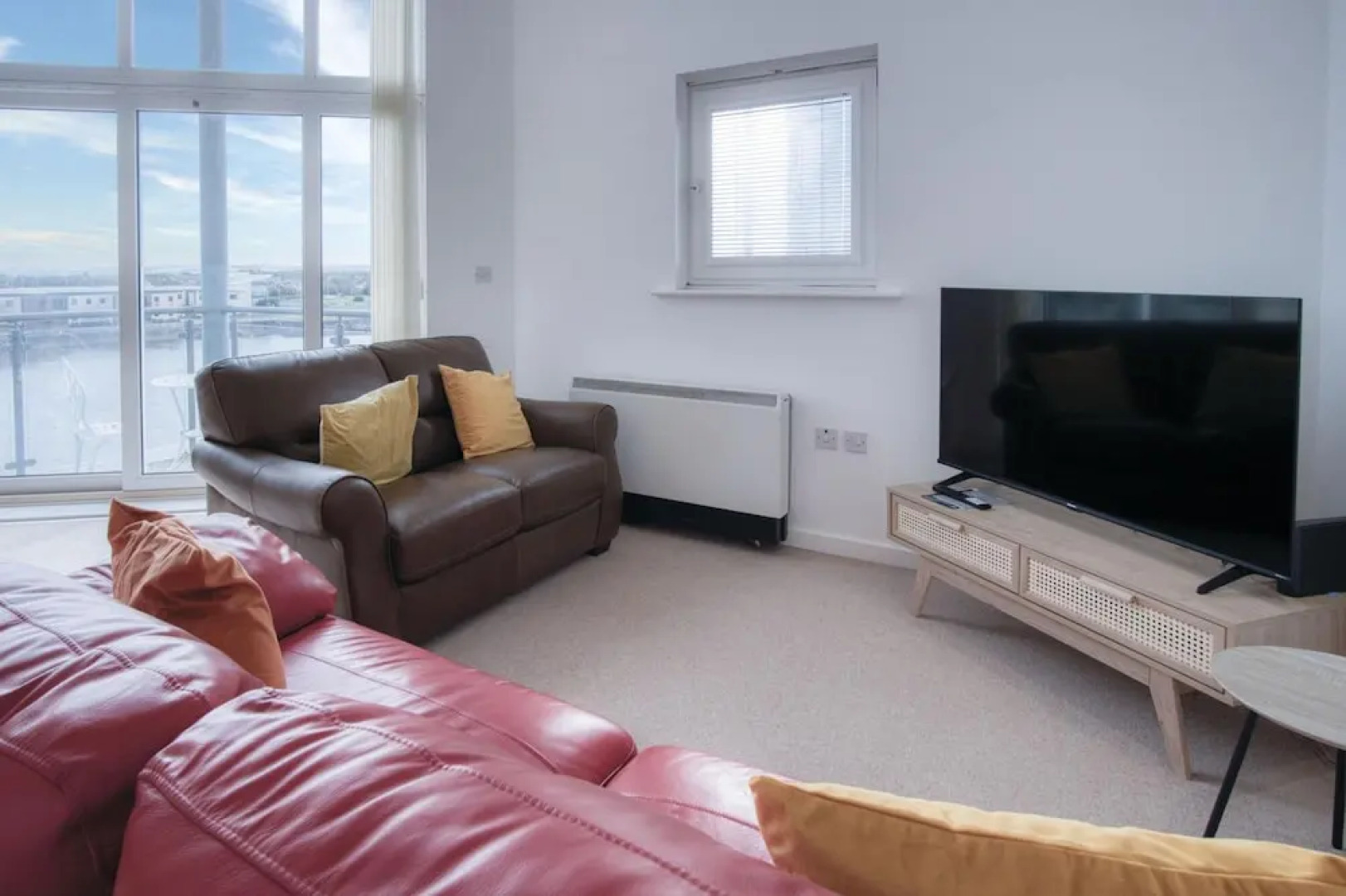 The Penthouse - 3 Bedroom Apartment - Llanelli