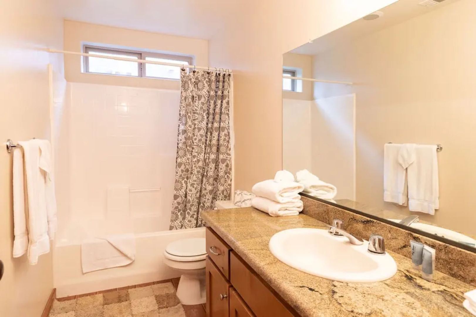 RedAwning Flintridge Inn #1423