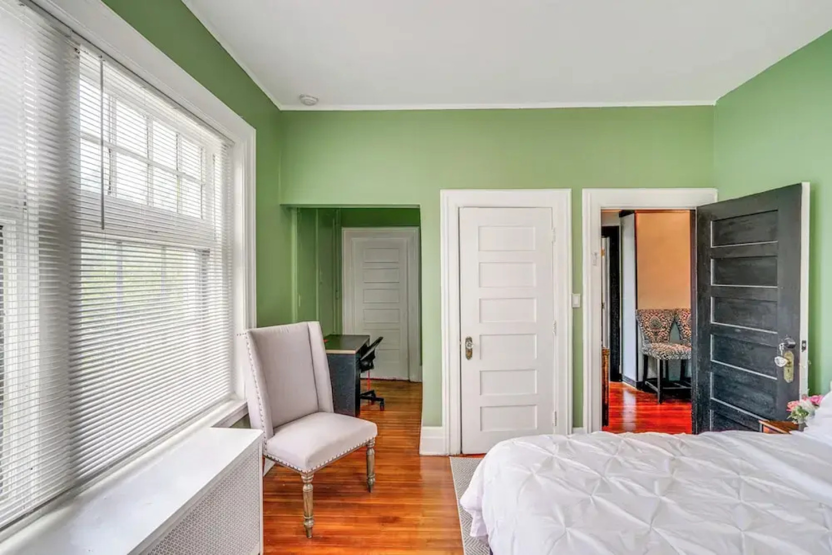 Steps to Union College: Home w/ Shared Yard!