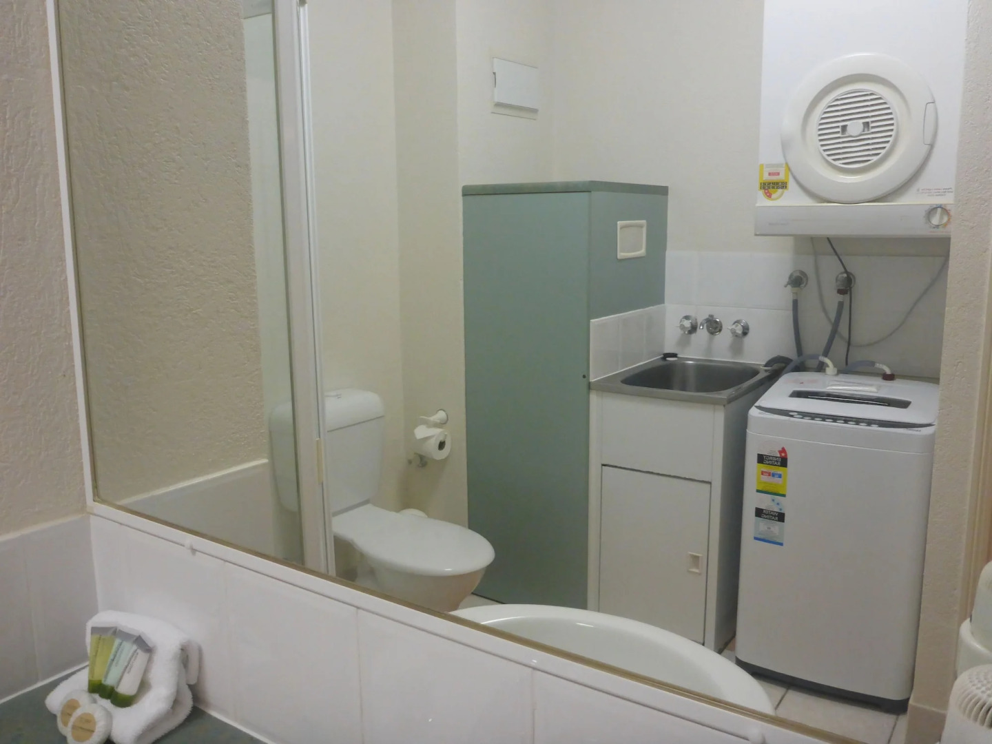 Palm Cove Tropic Apartments