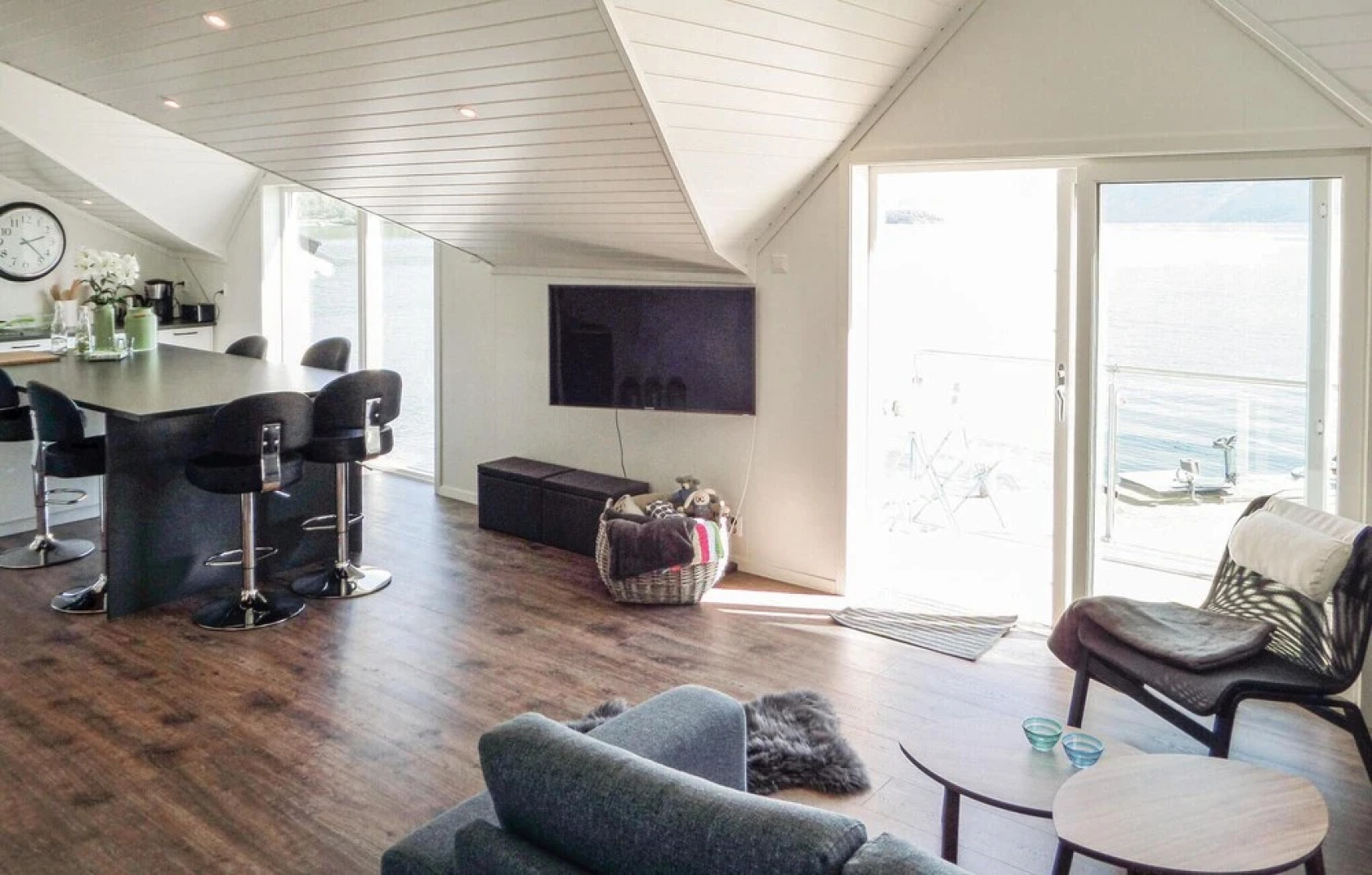 Nice Home in Strandebarm With 2 Bedrooms and Wifi