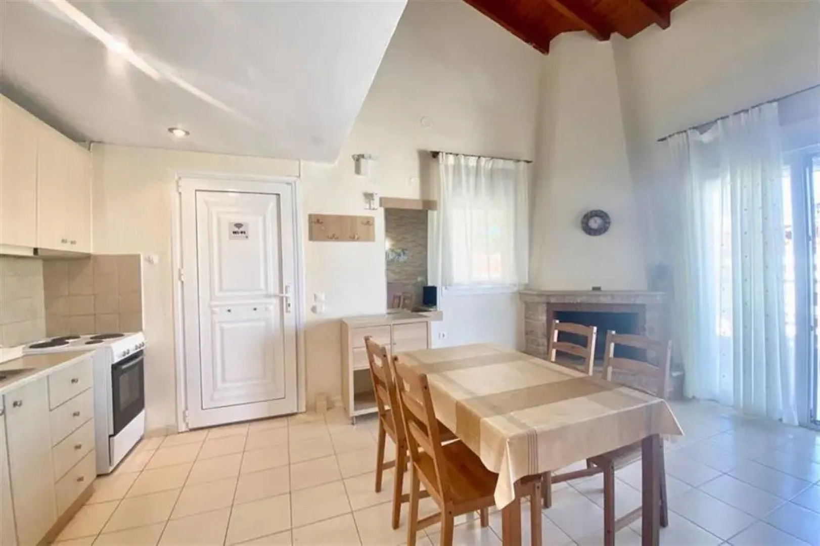 Boris House Polychrono