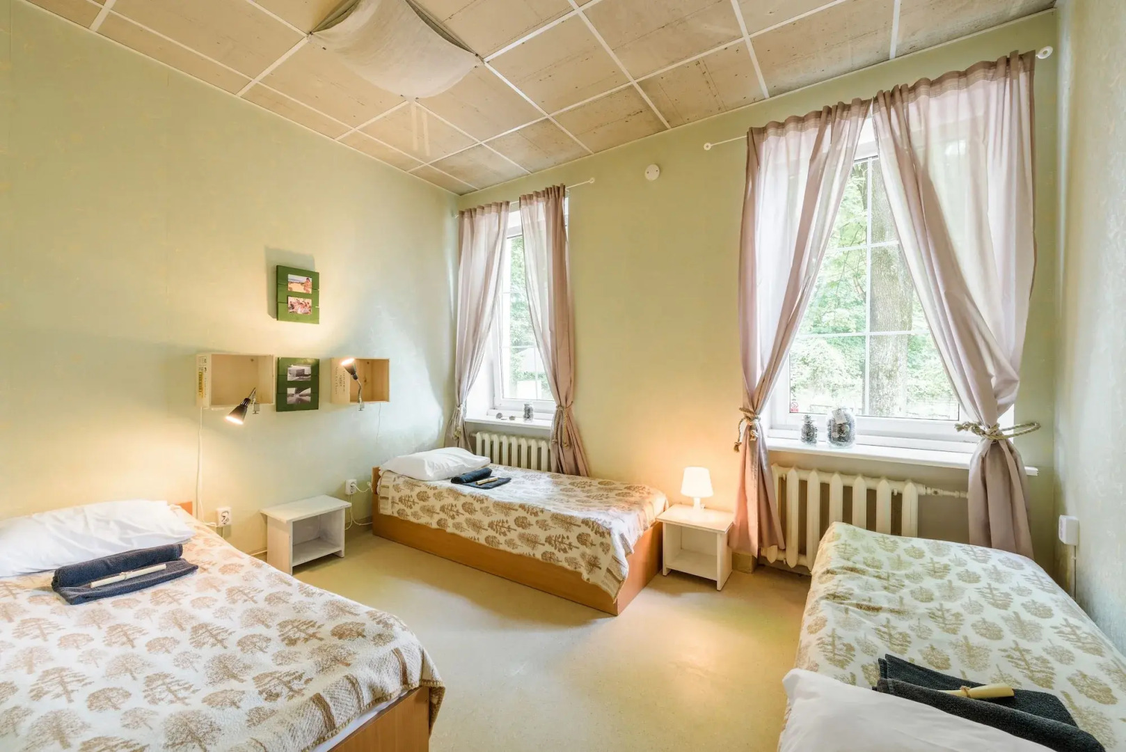 Downtown Forest Hostel & Camping