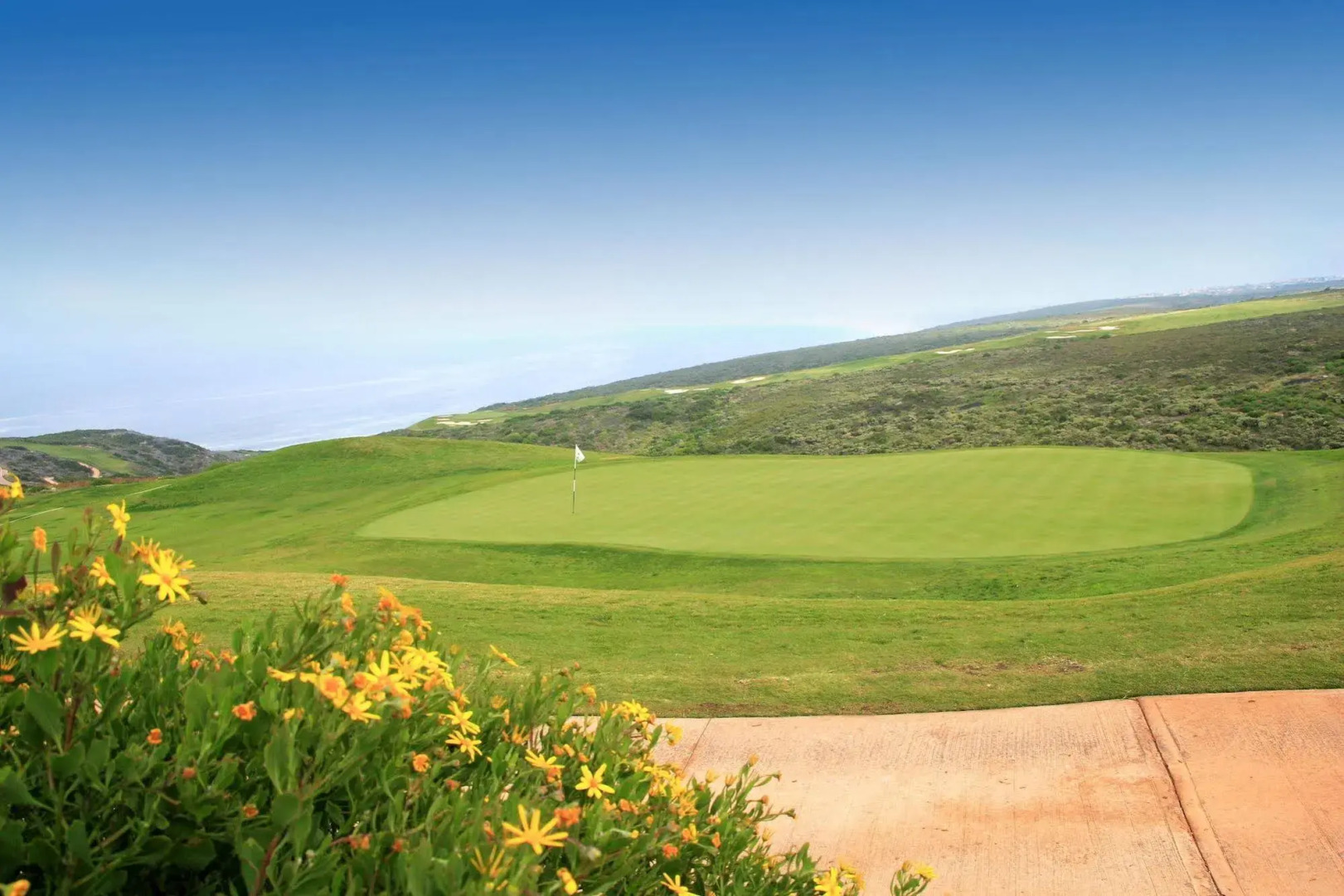 Pinnacle Point Beach and Golf Resort