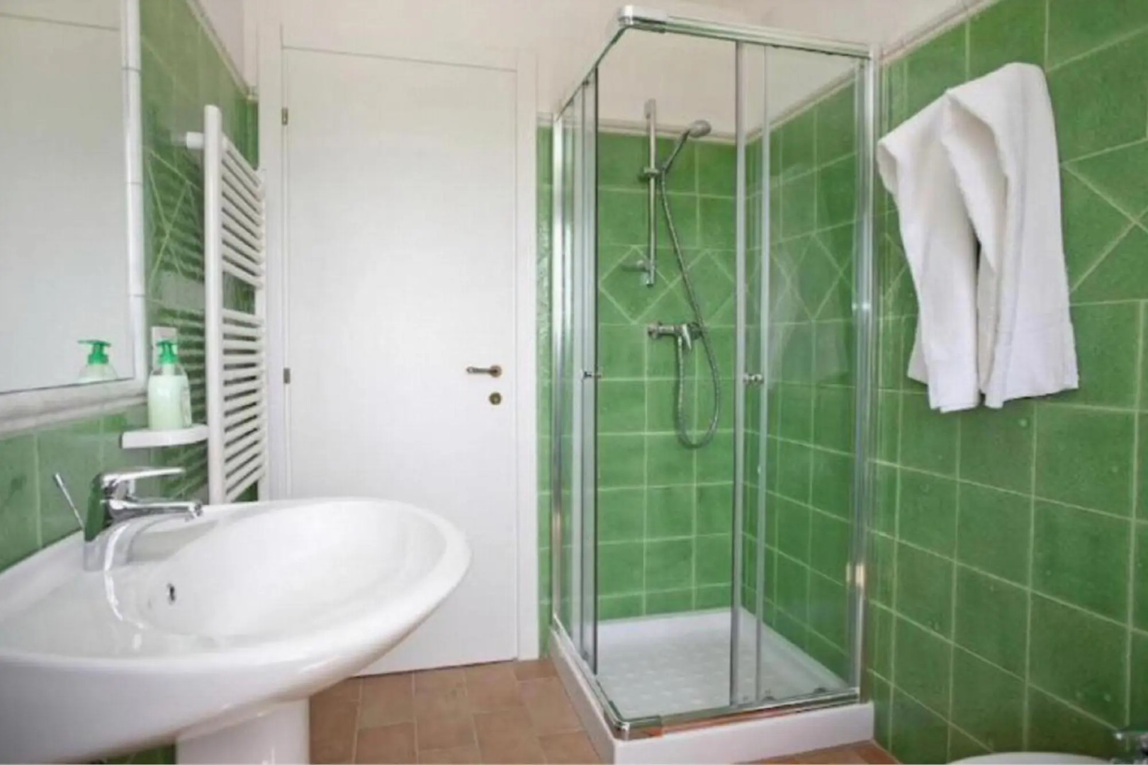 Villa with private pool between the beaches of the Adriatic Sea and the Sibillini National Park-Villa Agave