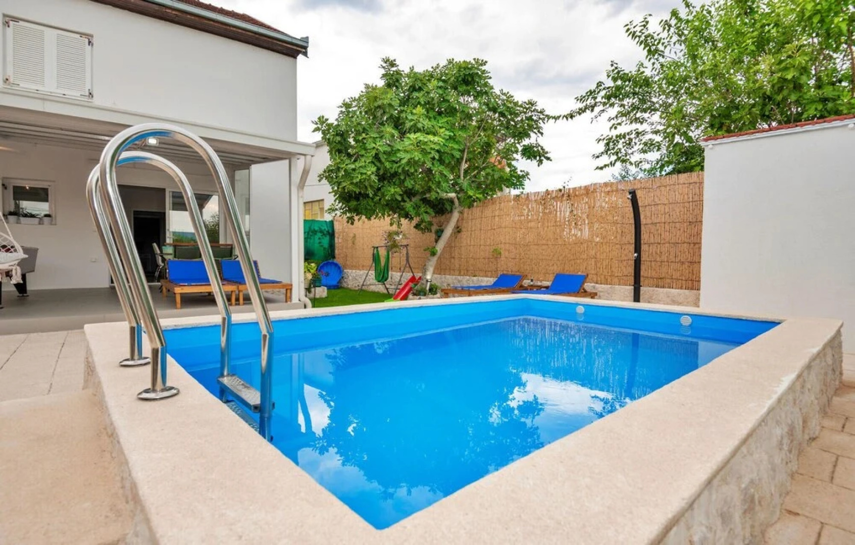 Awesome Apartment in Metkovic With Outdoor Swimming Pool, Wifi and 2 Bedrooms