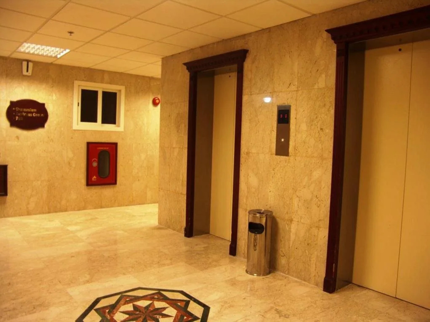 Al Sadd Suites Hotel