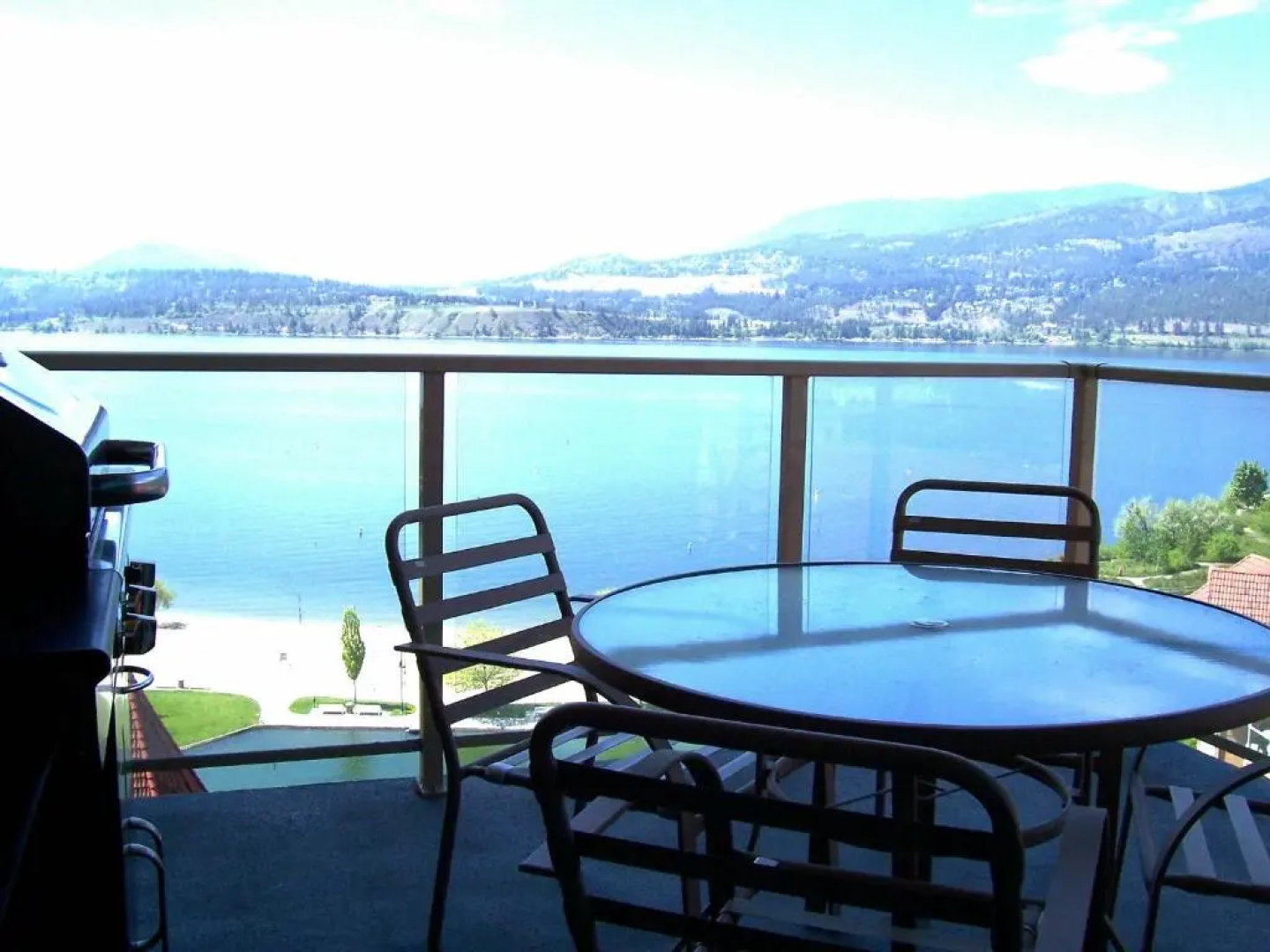 Sunset Waterfront Resort by Discover Kelowna Resort Accommodations