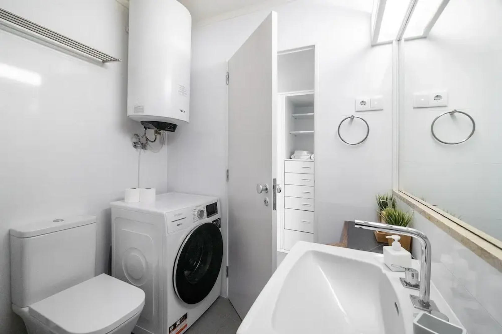 Study & Surf Carcavelos 1-Bed By Beach & Nova Sbe